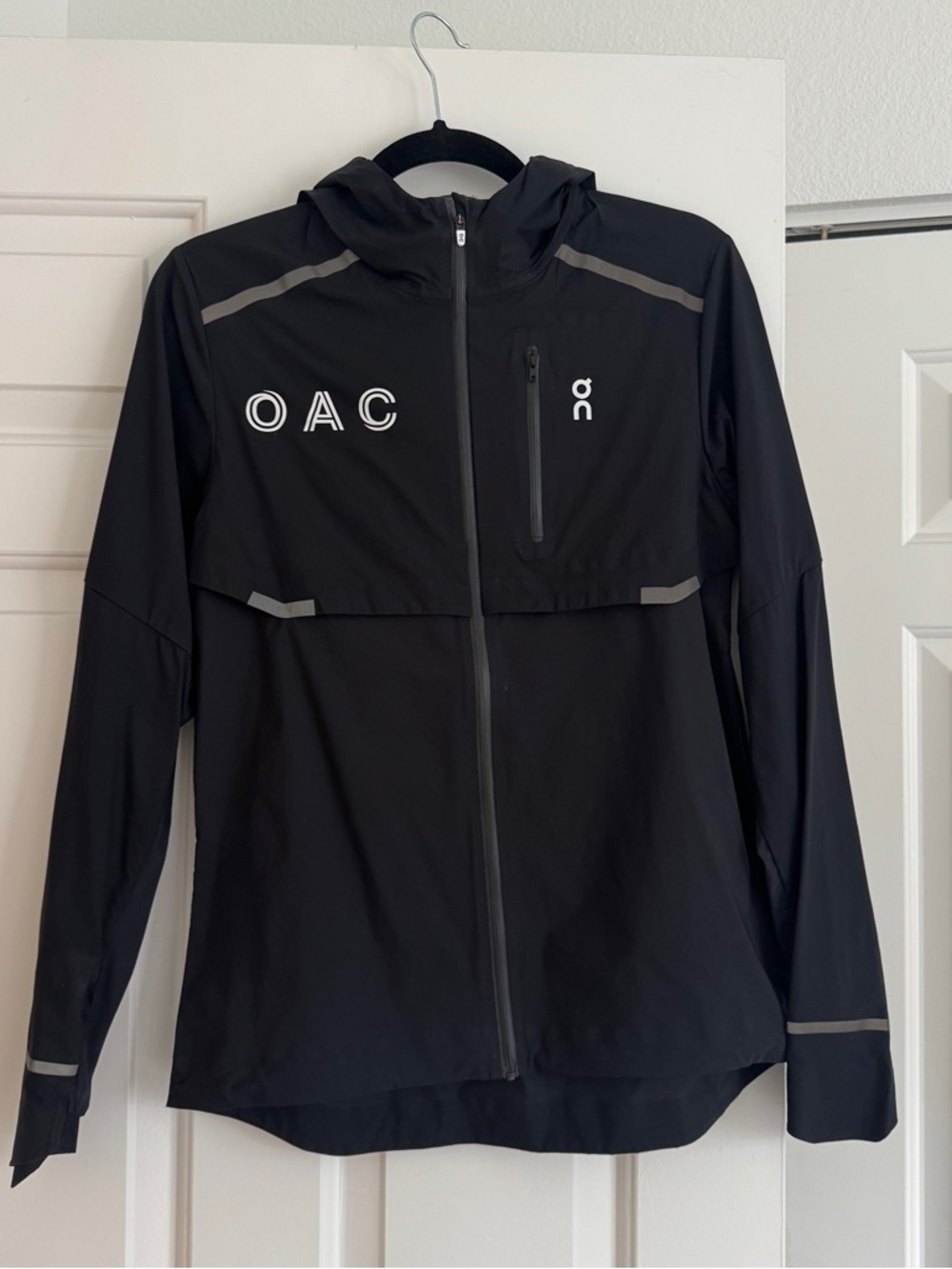 On Running OAC Hooded Weather Jacket